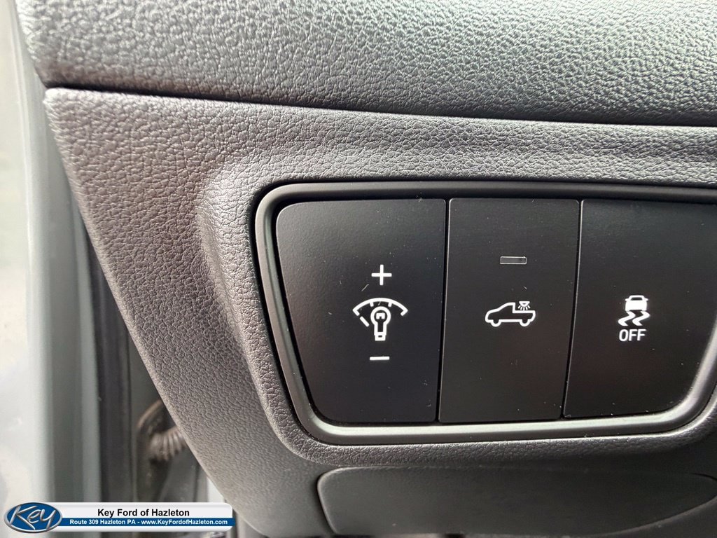 Used 2024 Hyundai Santa Cruz SE FWD image 23
