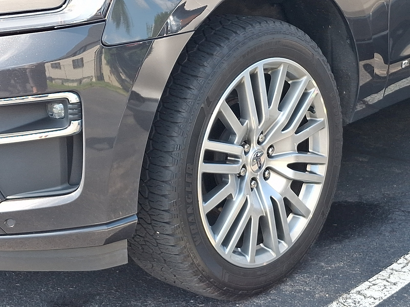 Certified 2023 Ford Expedition Platinum AWD/4WD image 5