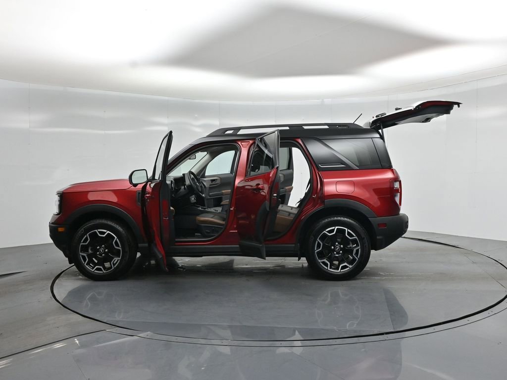 Certified 2025 Ford Bronco Sport Outer Banks w/ Outer Banks Tech Package+ AWD/4WD image 36