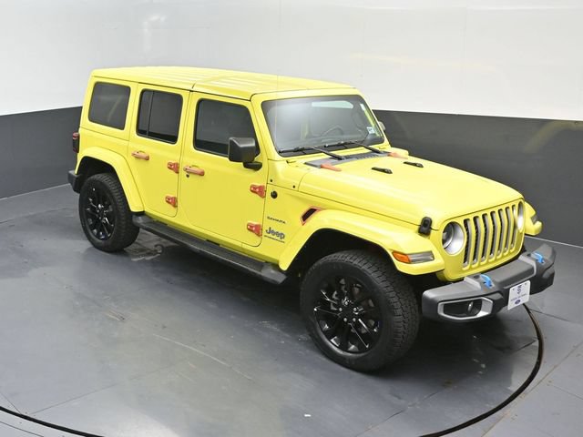 Used 2023 Jeep Wrangler Unlimited Sahara w/ Cold Weather Group AWD/4WD image 17