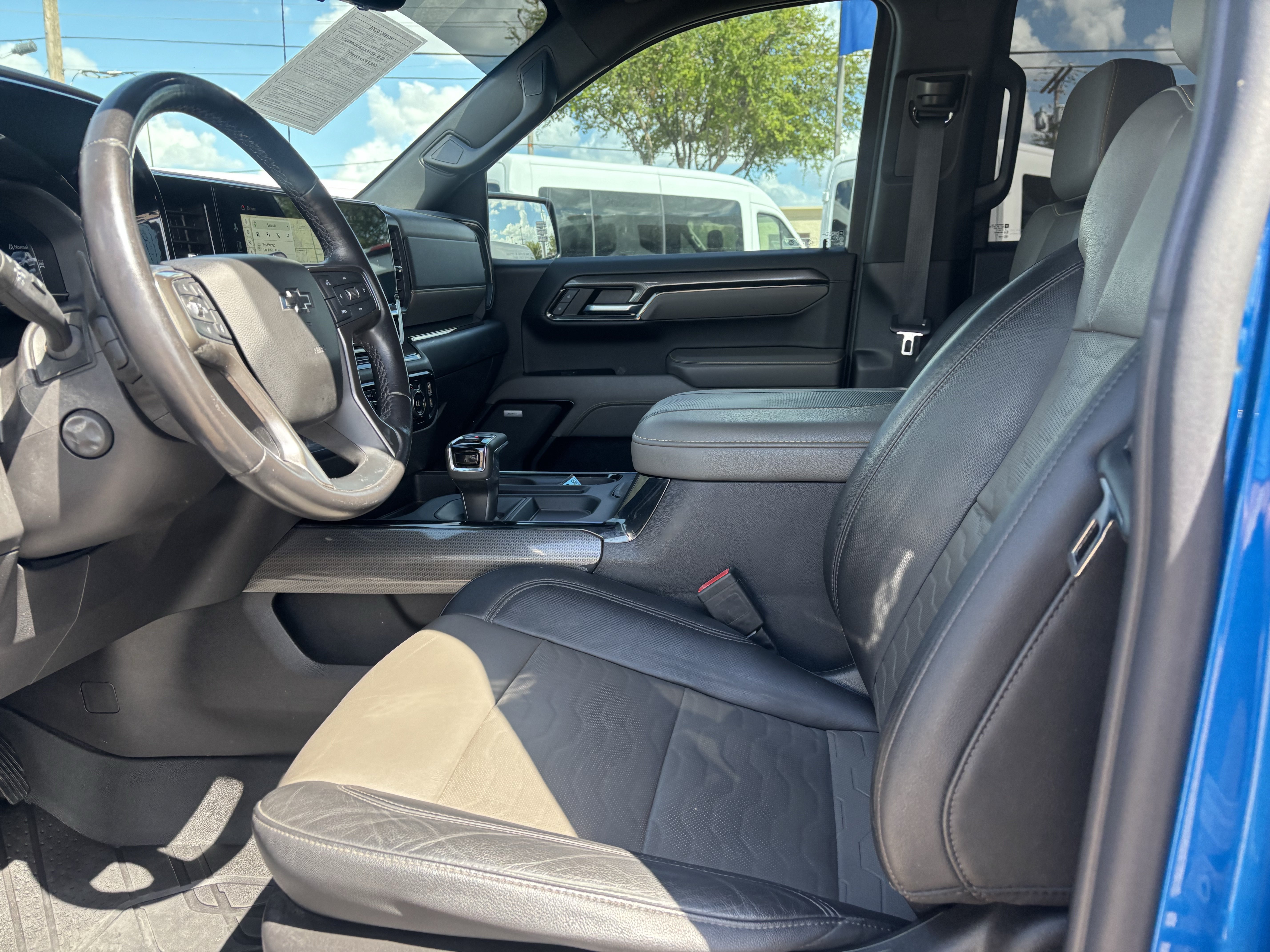 Used 2023 Chevrolet Silverado 1500 ZR2 w/ Technology Package AWD/4WD image 10