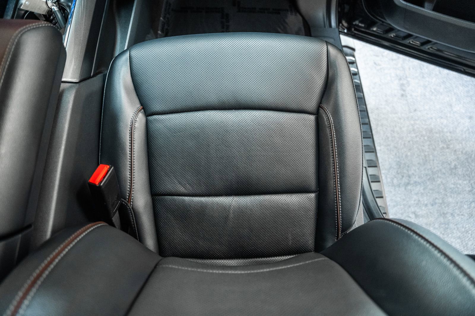 Certified 2023 Ford F150 Lariat w/ Equipment Group 502A High image 41