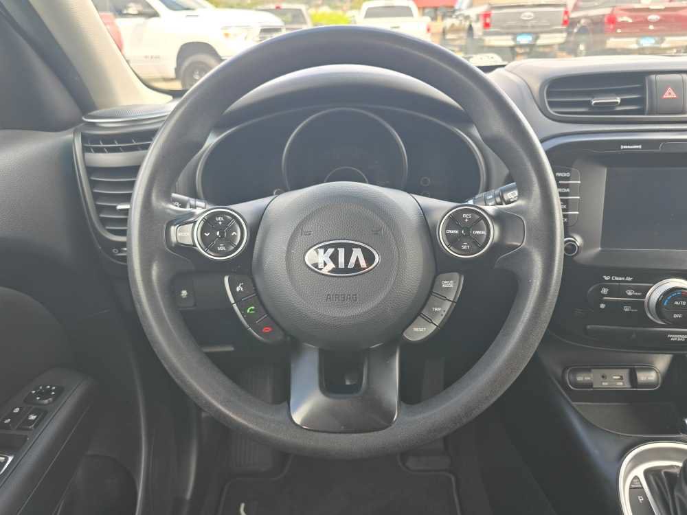 Used 2018 Kia Soul + FWD image 11