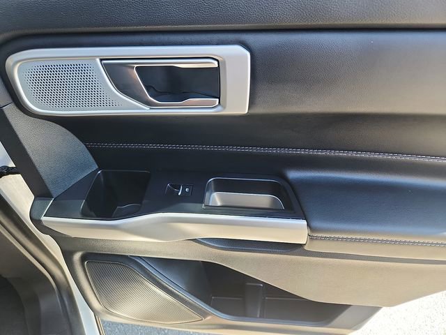 Certified 2023 Ford Explorer Limited w/ Limited Technology Package image 32