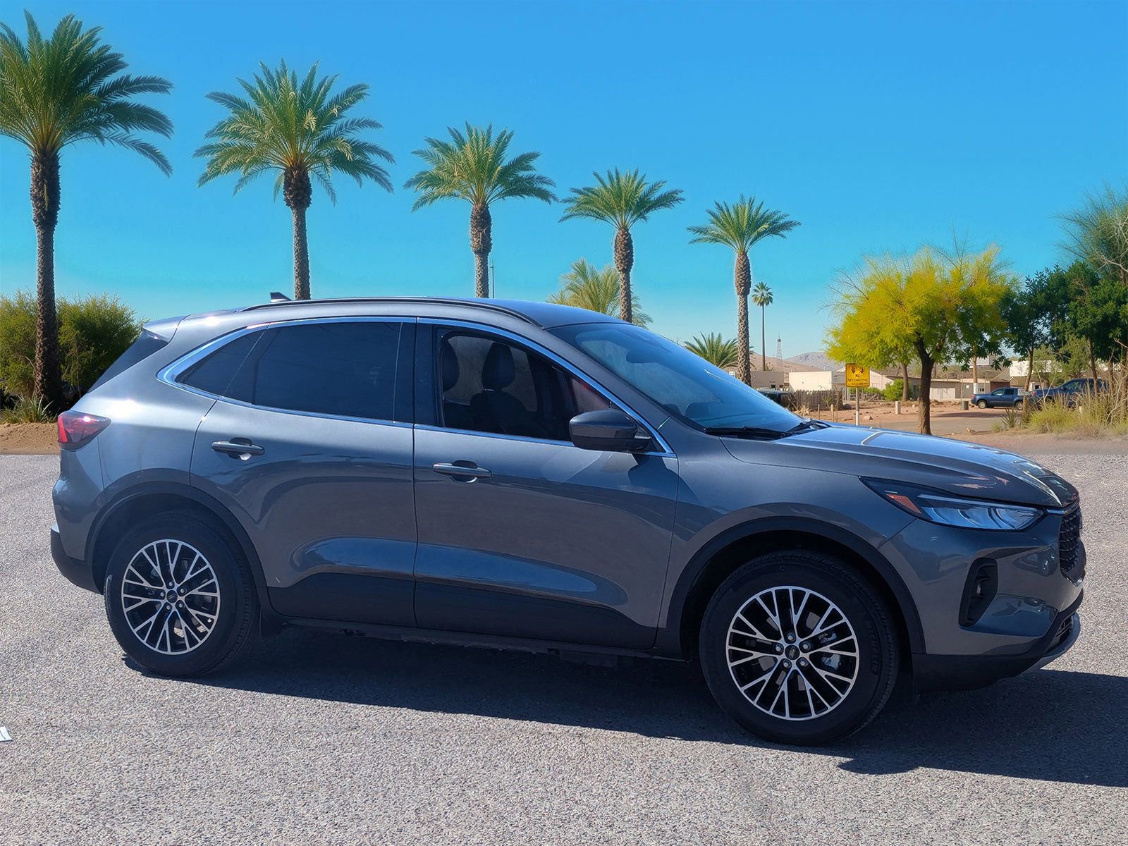 Certified 2025 Ford Escape SE image 7