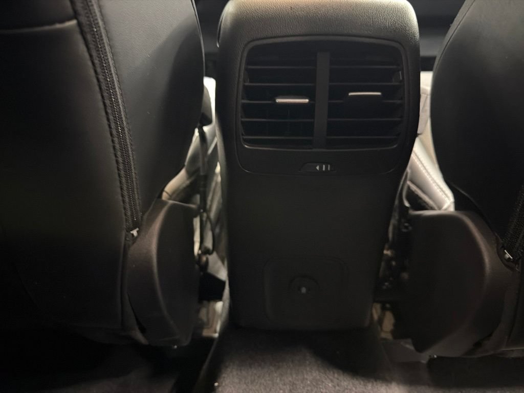 Certified 2025 Ford Escape Platinum AWD/4WD image 11