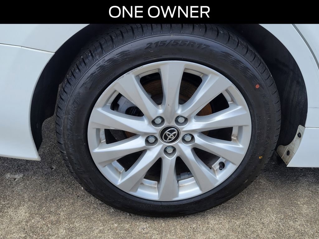 Used 2020 Toyota Camry LE FWD image 5