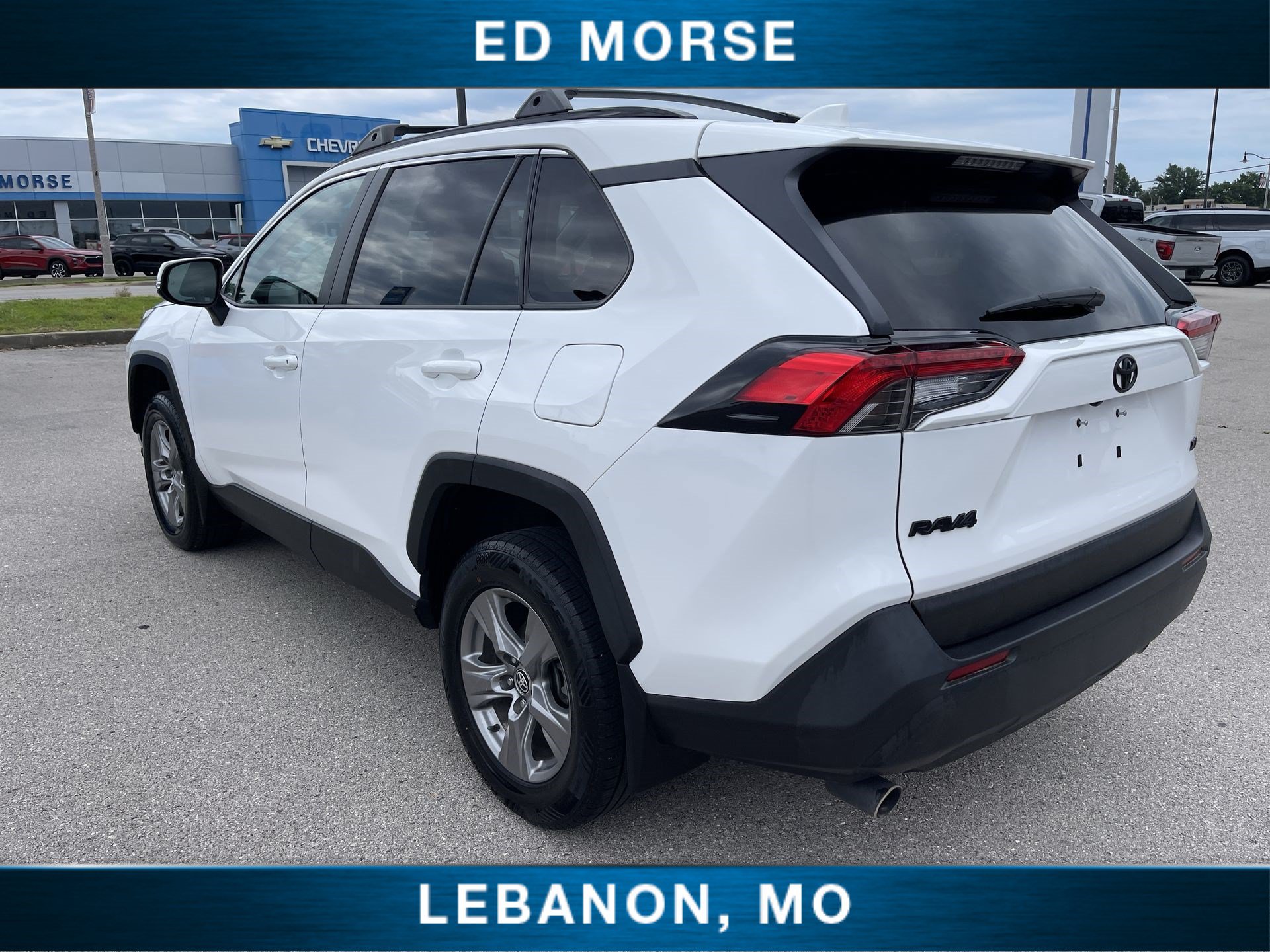Used 2024 Toyota RAV4 XLE w/ Convenience Package FWD image 6