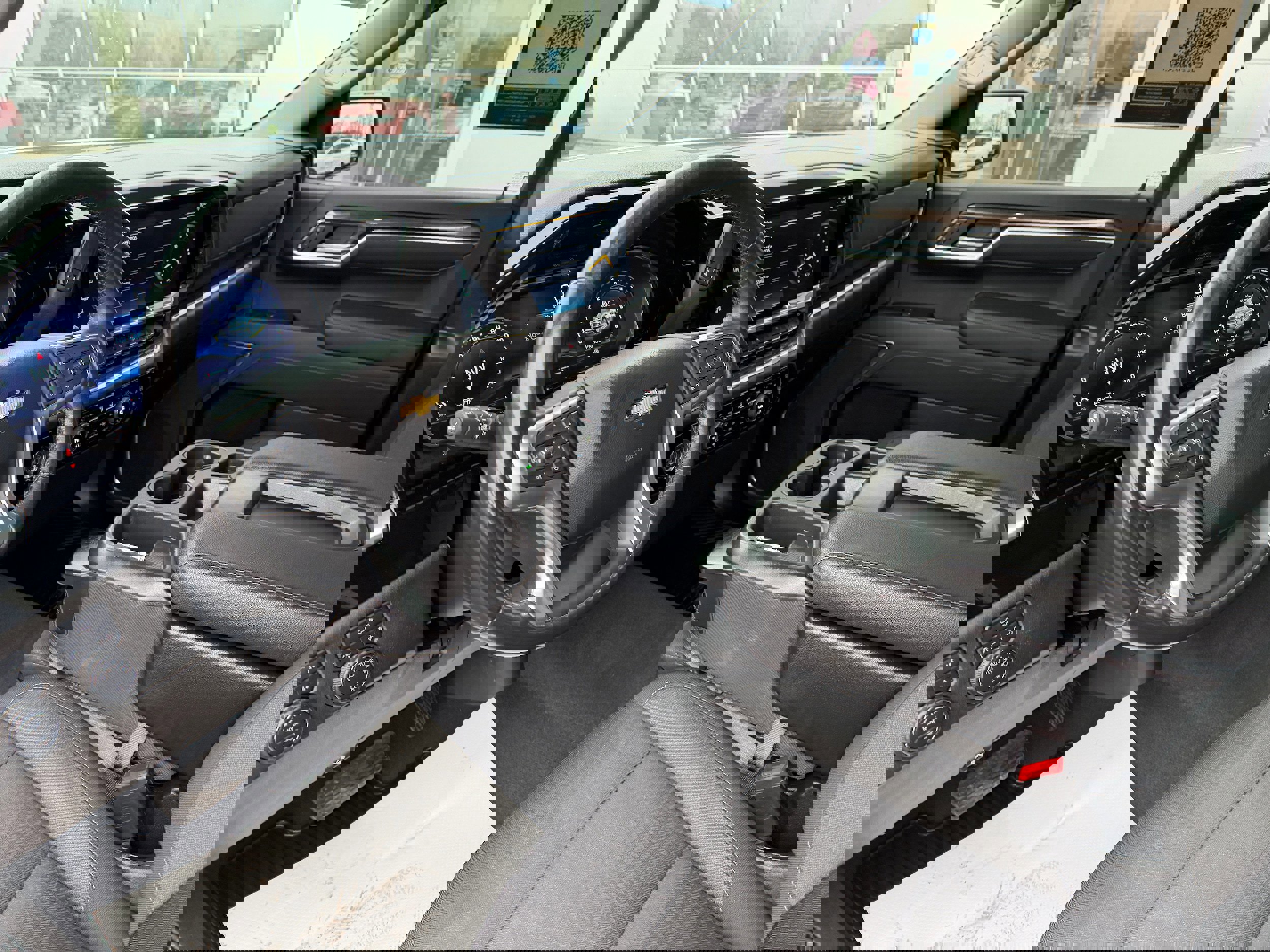 Used 2022 Chevrolet Silverado 1500 LT w/ Z71 Off-Road Package image 17