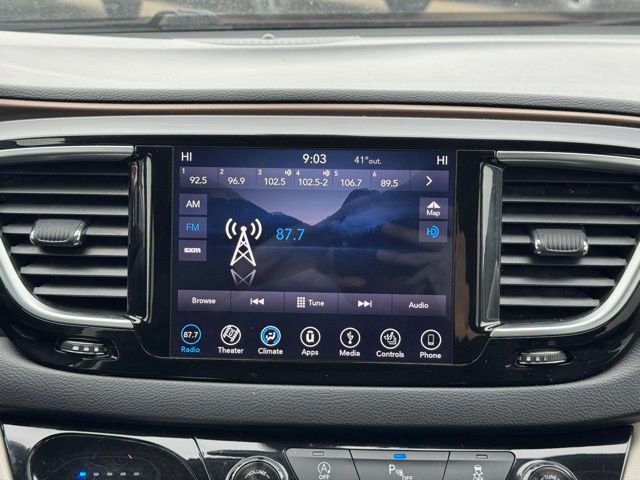 Used 2018 Chrysler Pacifica Touring-L Plus FWD image 8