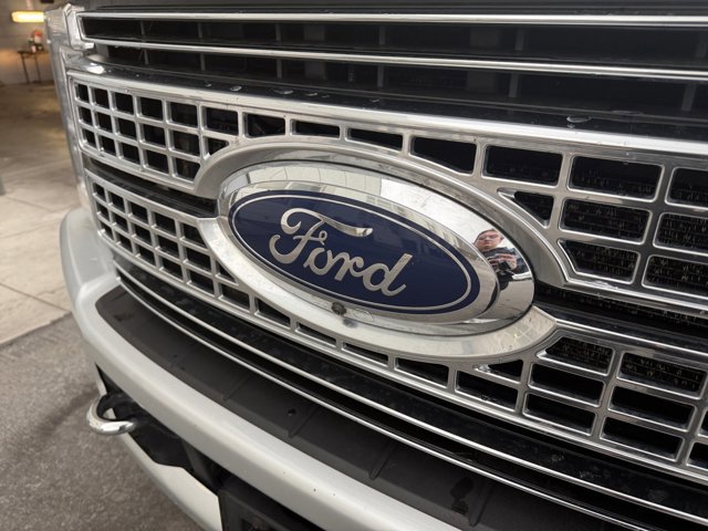 Certified 2017 Ford F350 Platinum w/ Platinum Ultimate Package image 24