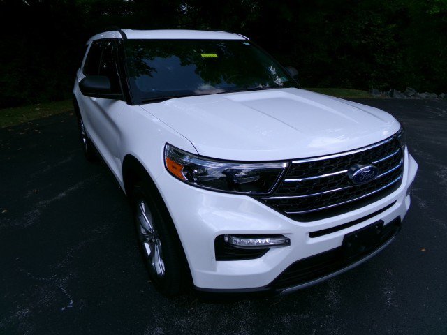 Certified 2020 Ford Explorer XLT w/ Equipment Group 202A AWD/4WD image 2