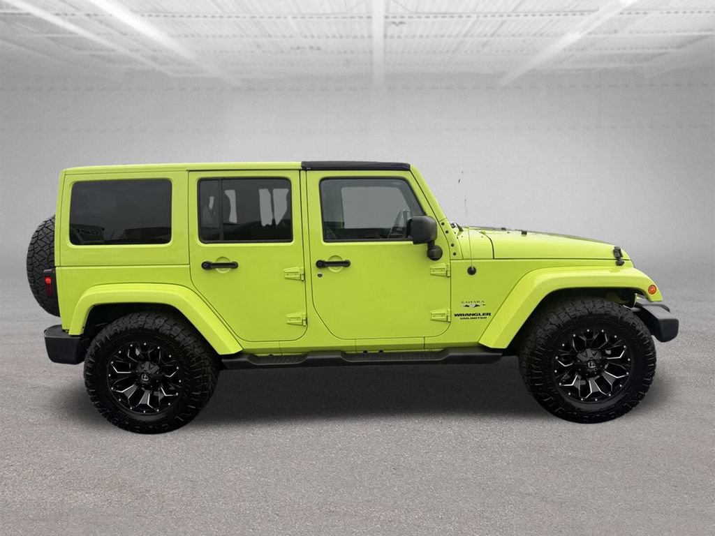 Used 2017 Jeep Wrangler Unlimited Sahara w/ Dual Top Group AWD/4WD image 3