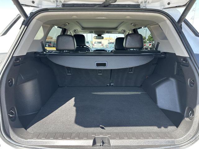 Used 2022 GMC Terrain SLT w/ Infotainment Package II AWD/4WD image 37