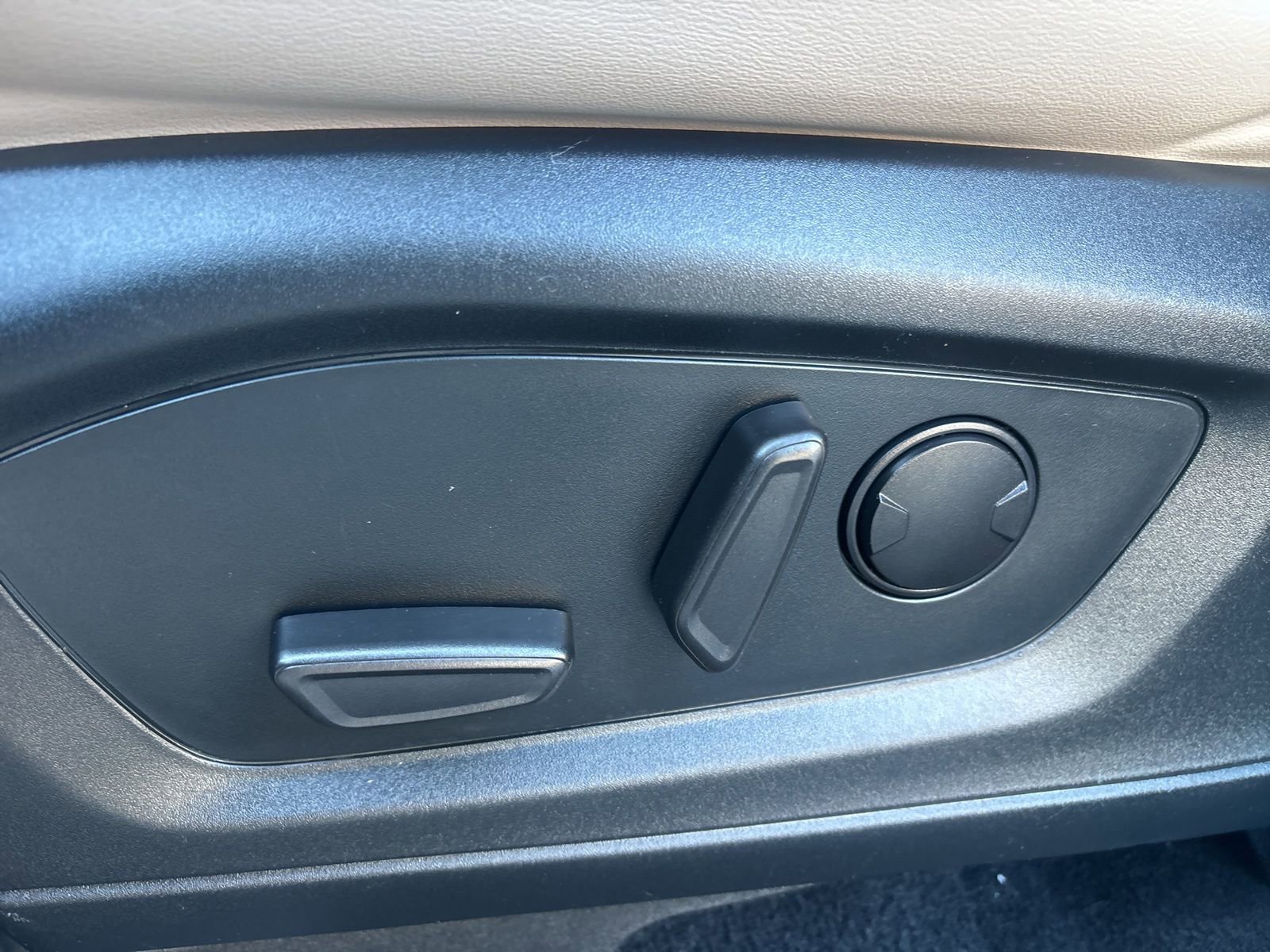 Certified 2023 Ford Explorer XLT w/ Equipment Group 202A image 17