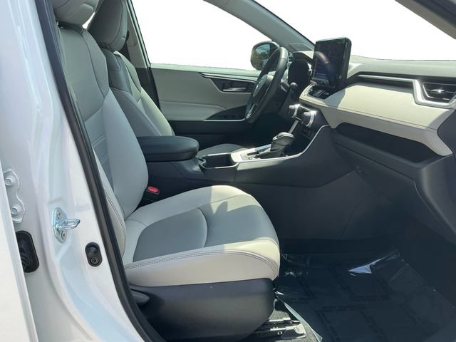 Used 2025 Toyota RAV4 XLE Premium w/ Weather Package AWD/4WD image 17