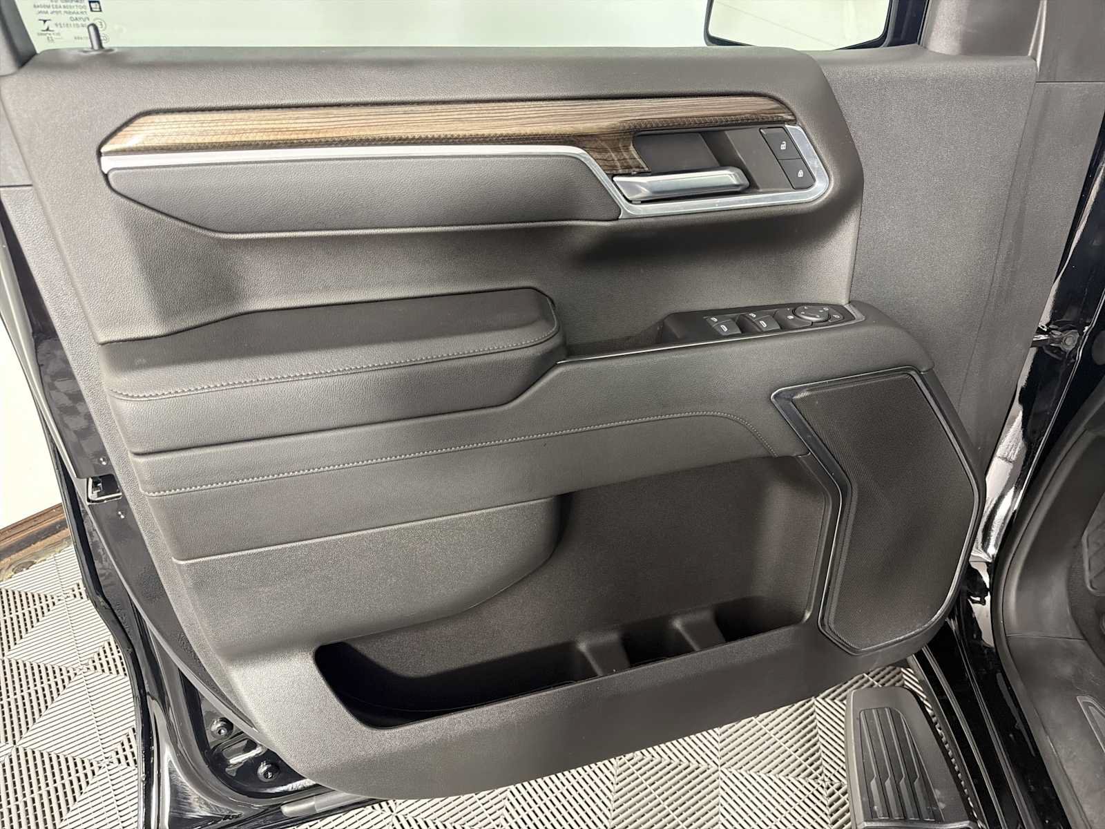 Used 2023 Chevrolet Silverado 1500 RST RWD image 13