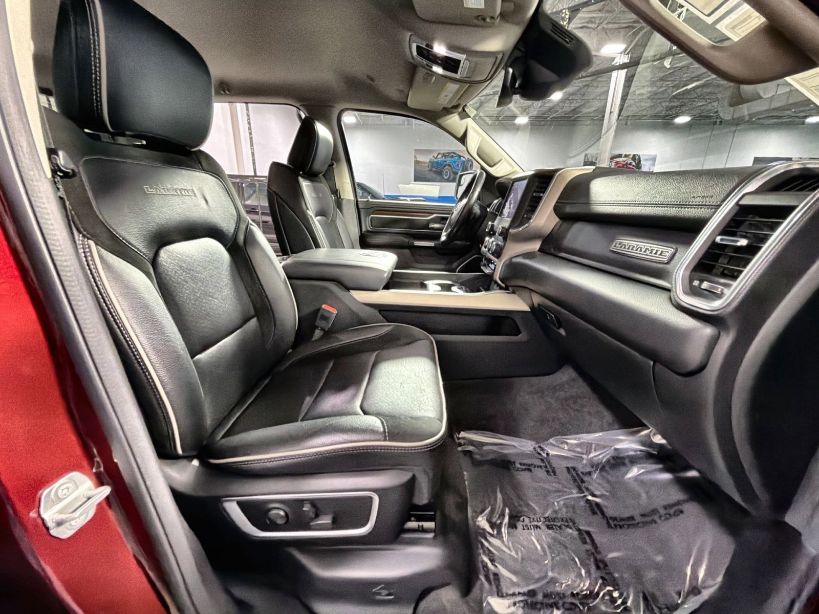 Used 2022 RAM 1500 Laramie AWD/4WD image 25