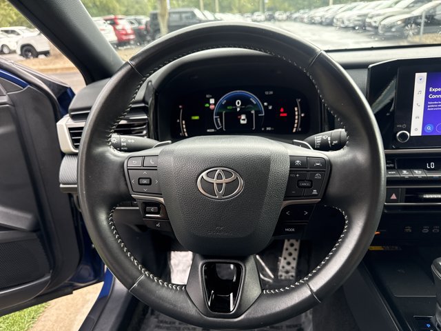 Used 2025 Toyota Camry SE FWD image 20