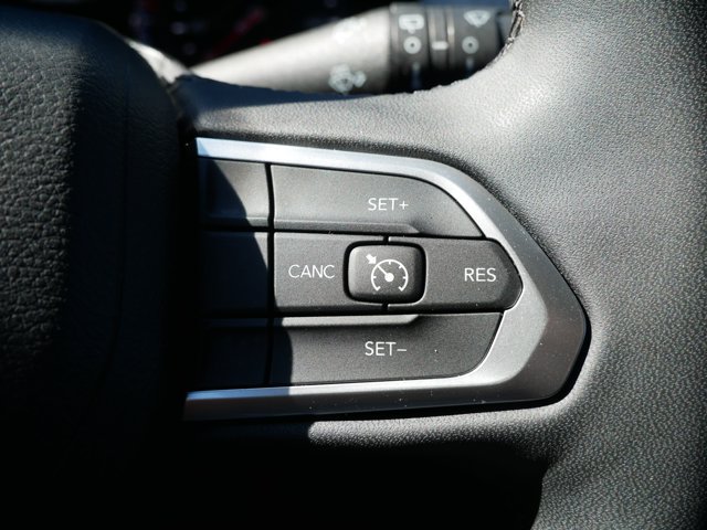 Used 2025 Jeep Compass Latitude w/ Sun & Sound Group AWD/4WD image 21