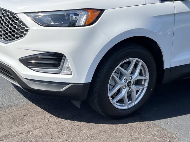 Certified 2024 Ford Edge SEL w/ Convenience Package AWD/4WD image 8