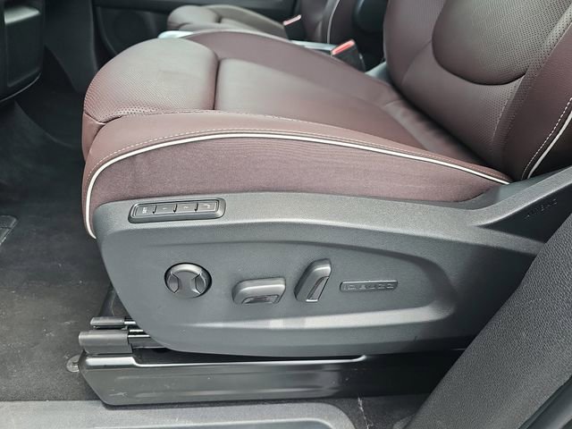Used 2025 Volkswagen ID. Buzz Pro S RWD image 19