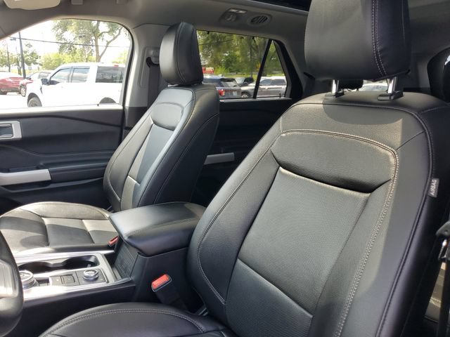 Certified 2021 Ford Explorer Limited w/ Equipment Group 301A AWD/4WD image 16