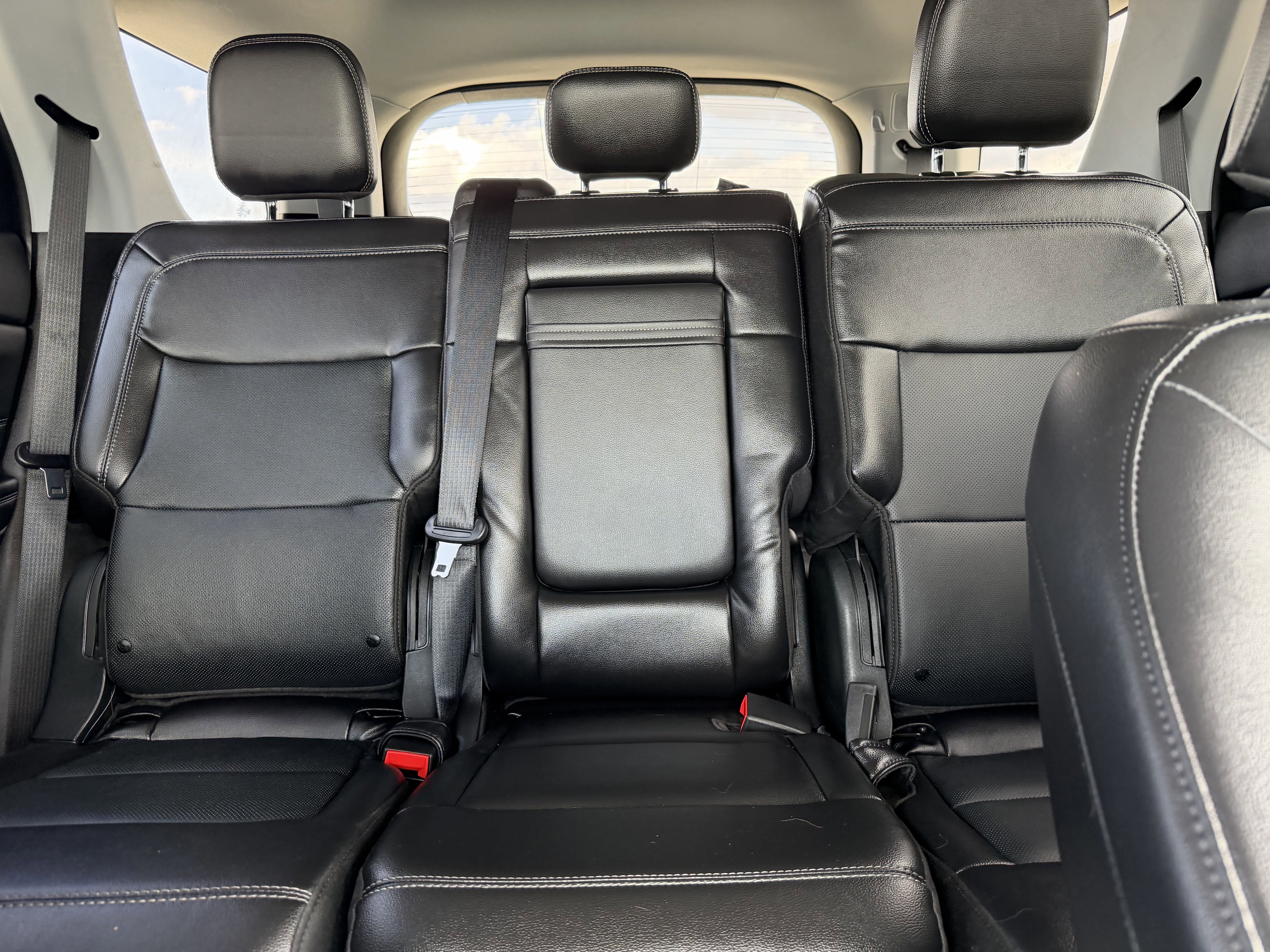 Certified 2023 Ford Explorer Limited w/ Limited Technology Package AWD/4WD image 13