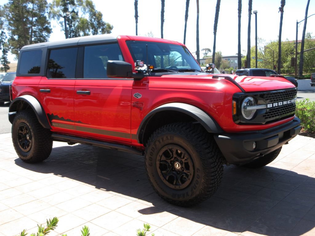 Certified 2022 Ford Bronco Wildtrak AWD/4WD image 6
