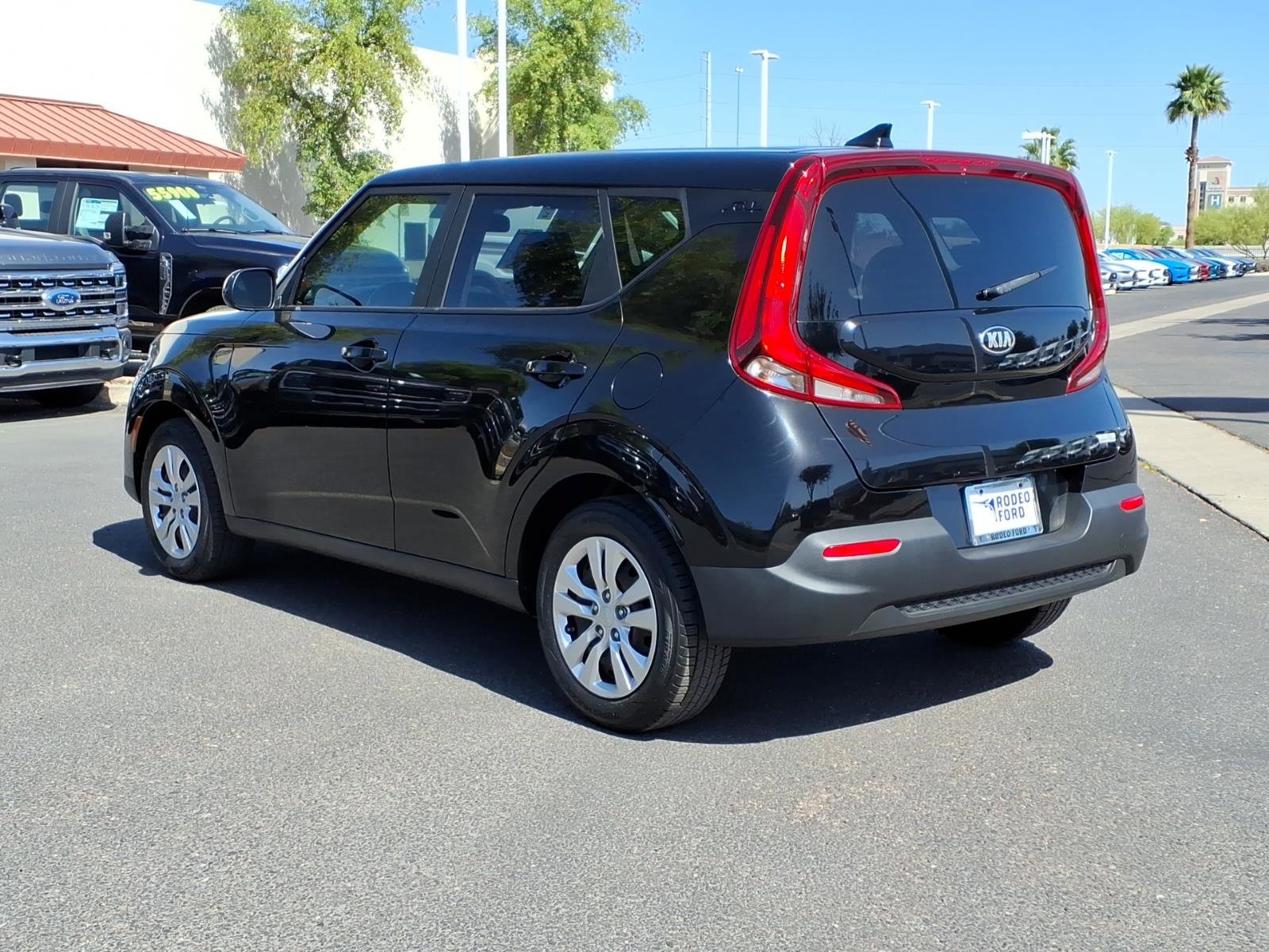 Used 2020 Kia Soul LX FWD image 4