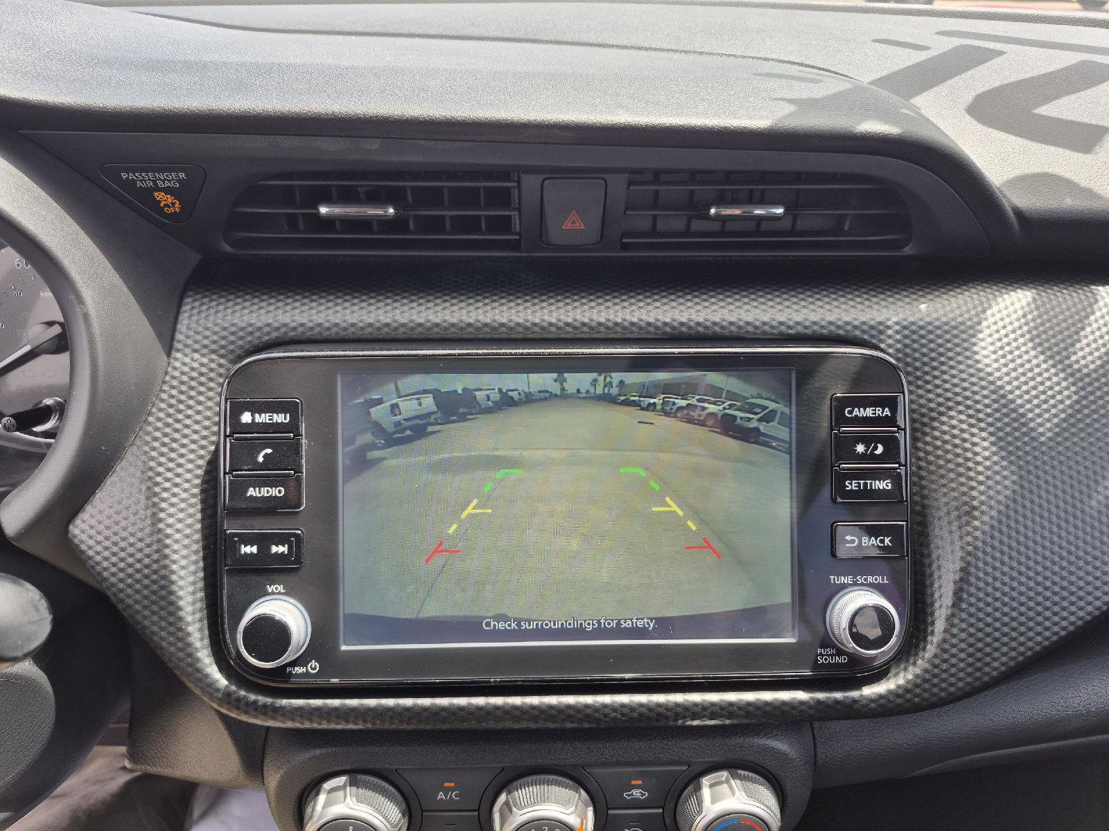 Used 2023 Nissan Kicks SV image 11