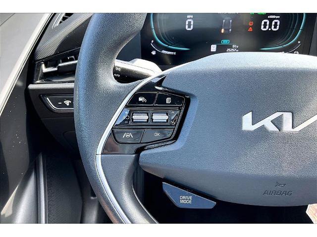 Used 2025 Kia Niro LX FWD image 9