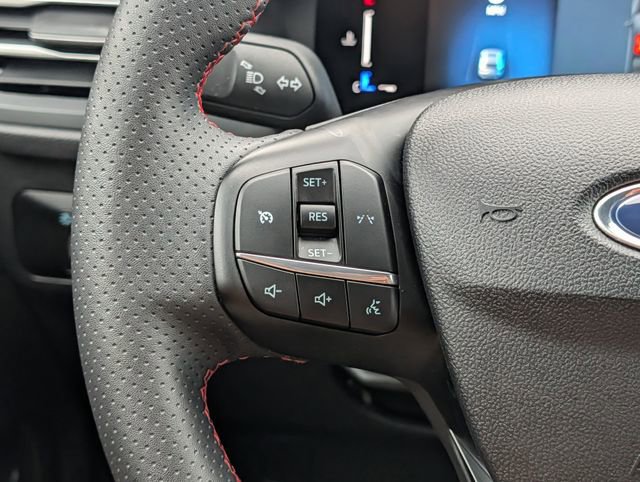 Certified 2025 Ford Escape ST-Line AWD/4WD image 17