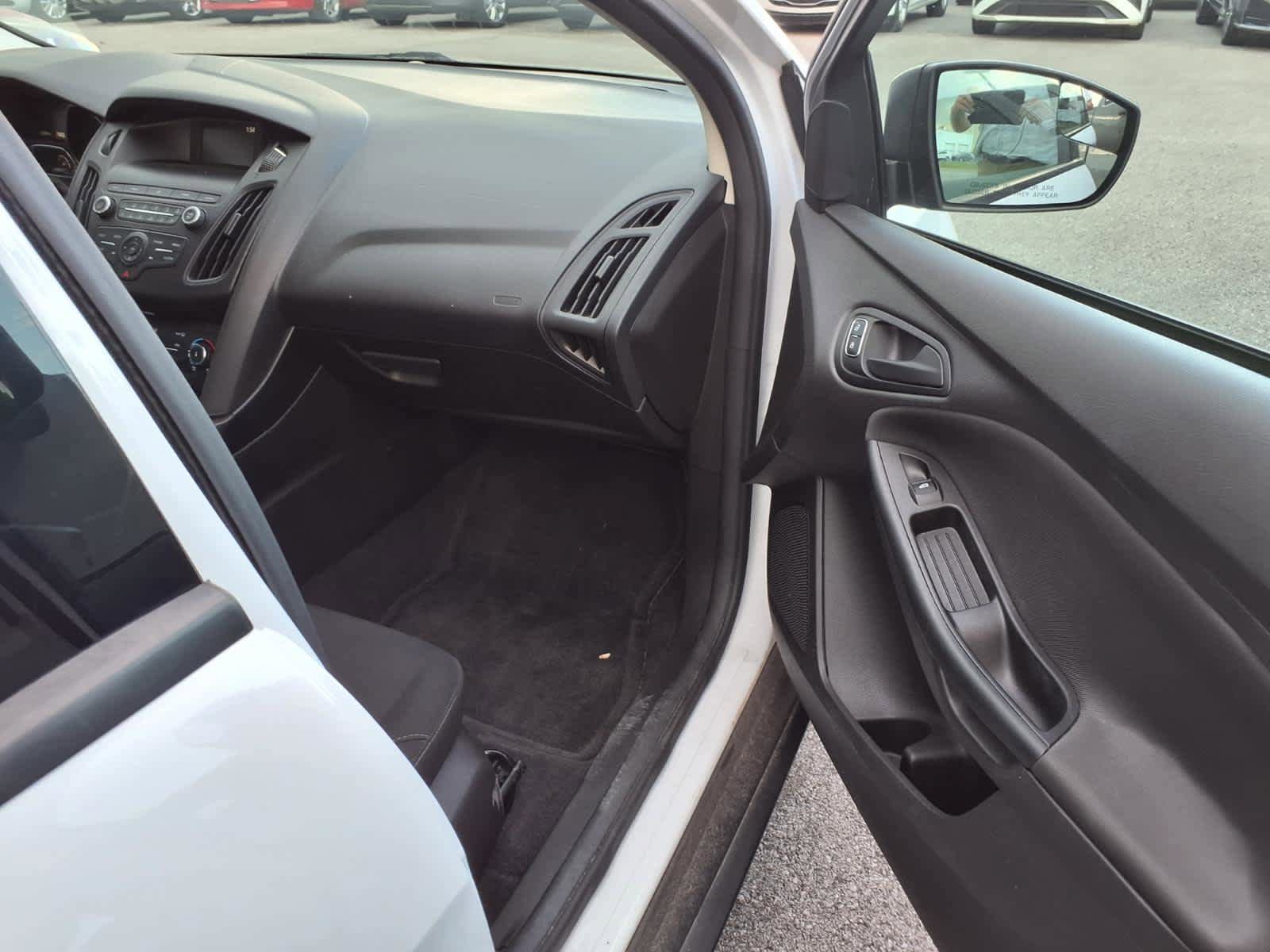 Certified 2018 Ford Focus S FWD image 20
