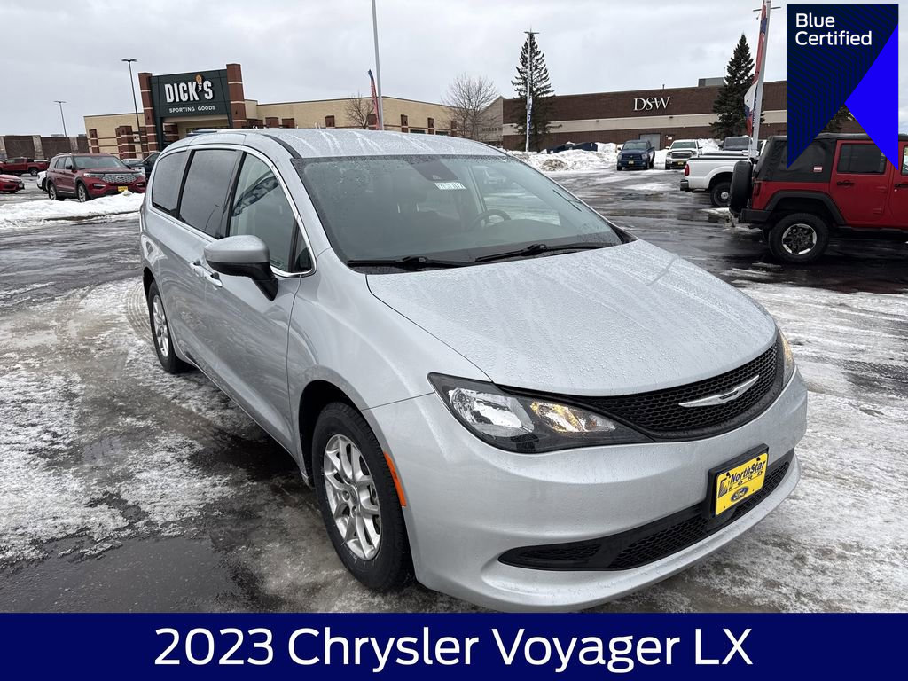 Used 2023 Chrysler Voyager LX image 1
