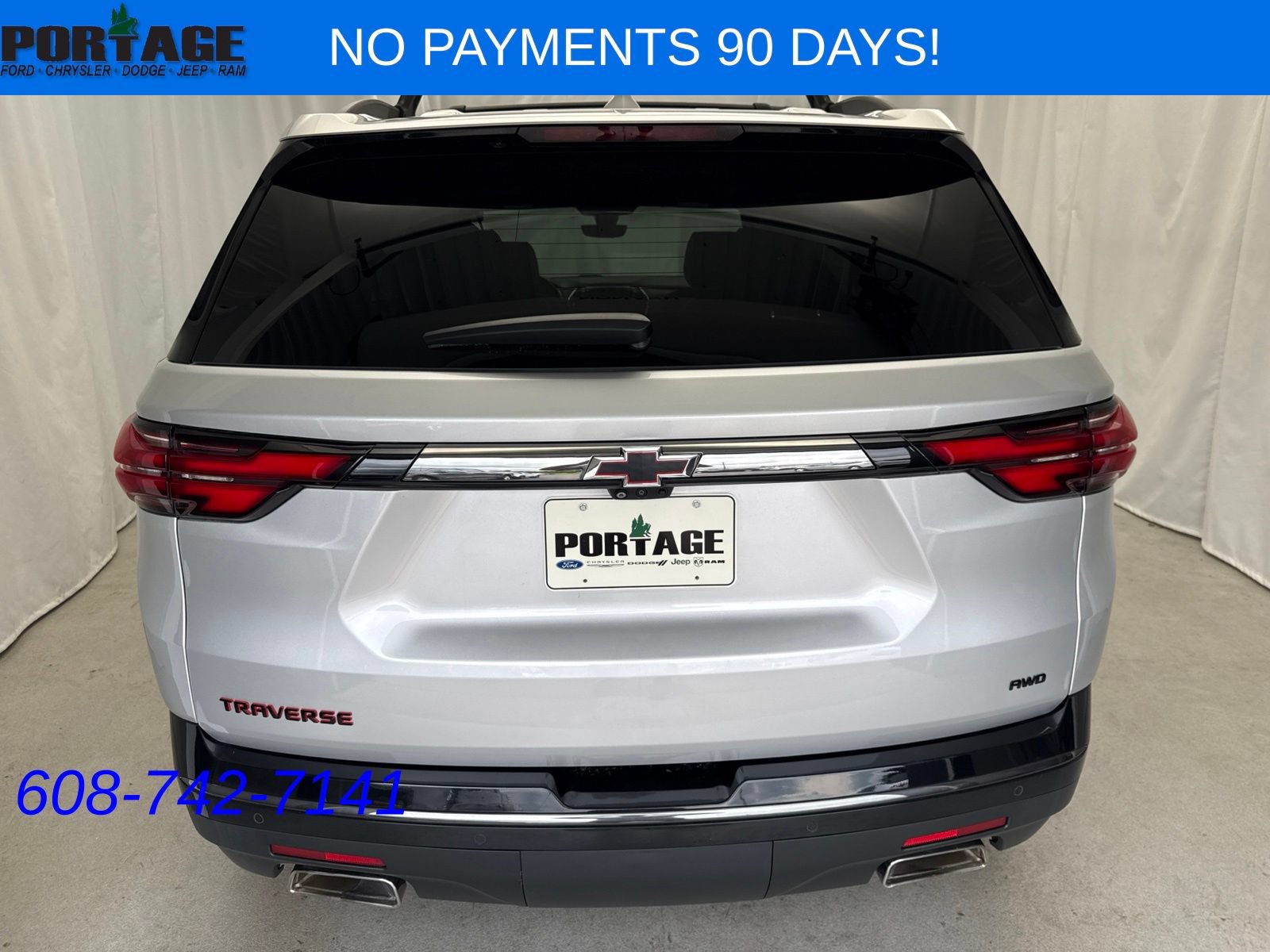 Used 2022 Chevrolet Traverse Premier w/ Redline Edition AWD/4WD image 3
