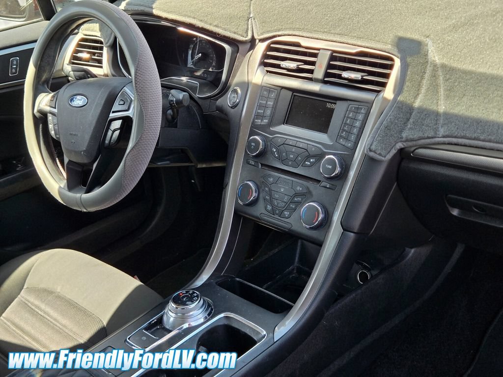 Certified 2017 Ford Fusion SE FWD image 6