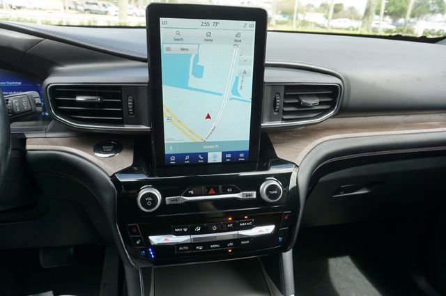 Certified 2023 Ford Explorer Platinum w/ Technology Package AWD/4WD image 9