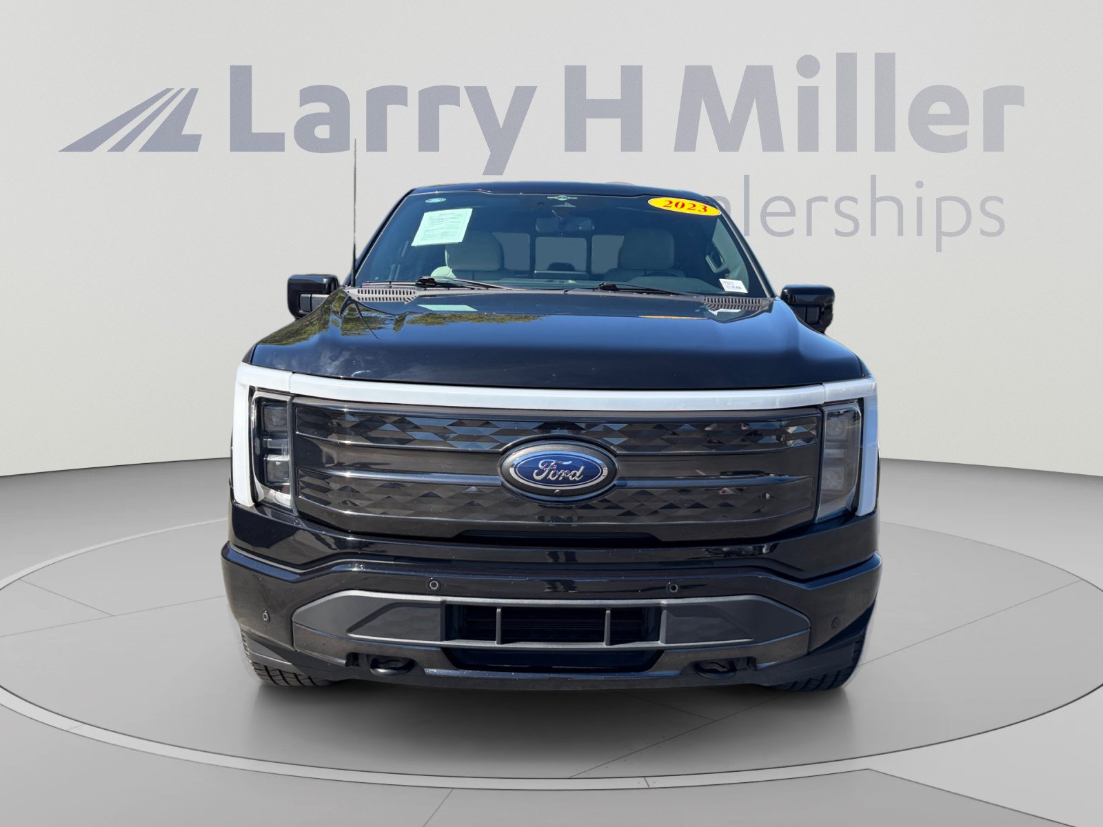 Certified 2023 Ford F150 Lightning Platinum AWD/4WD image 8