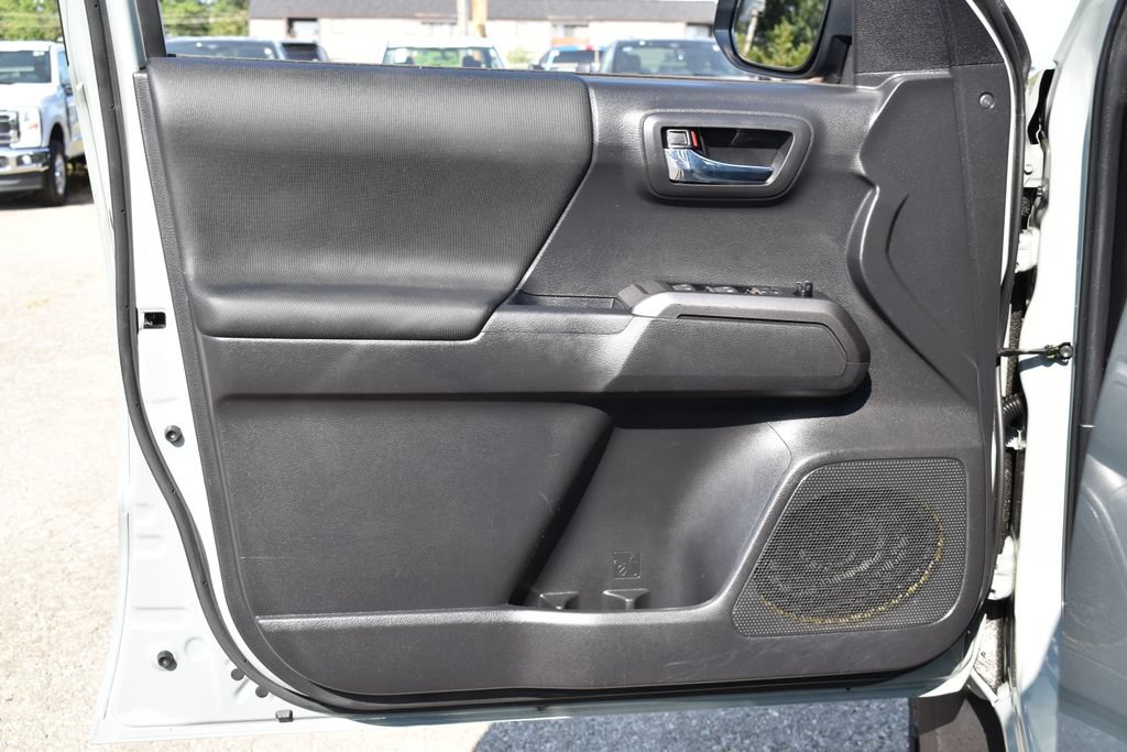 Used 2023 Toyota Tacoma TRD Sport AWD/4WD image 25