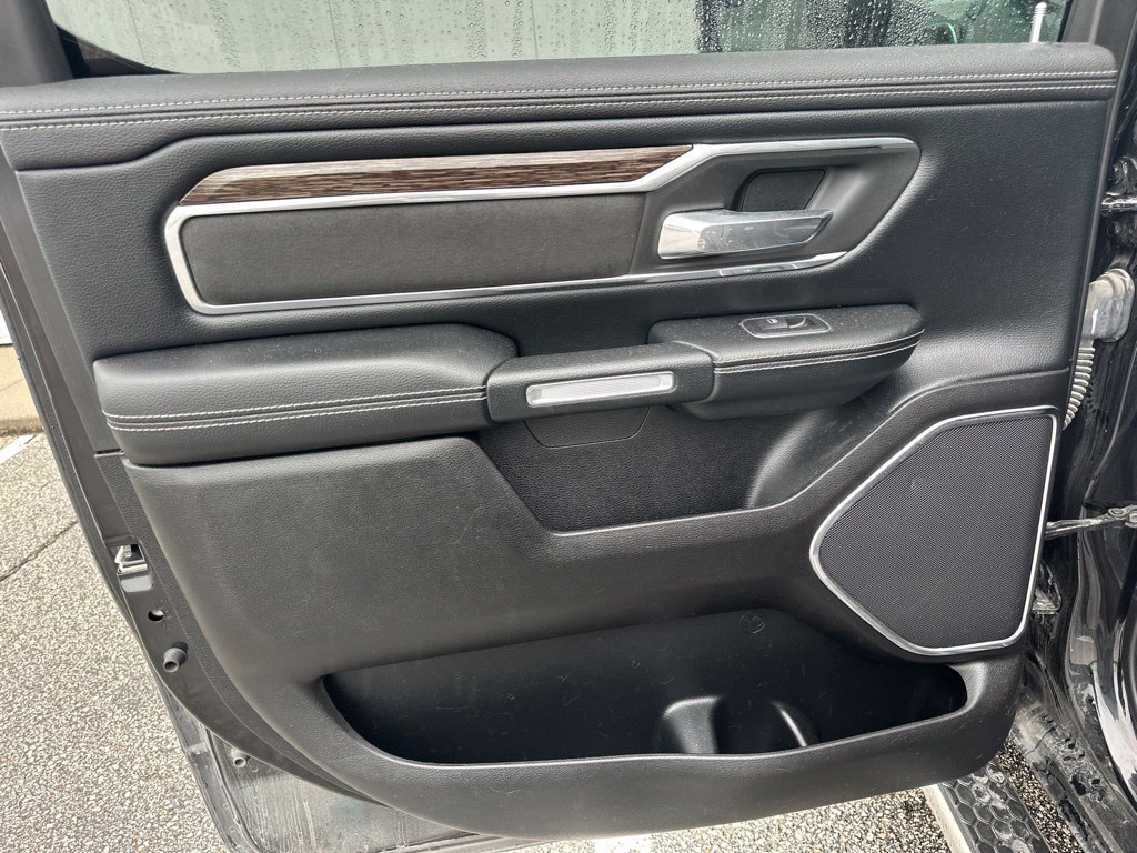 Used 2019 RAM 1500 Laramie AWD/4WD image 17