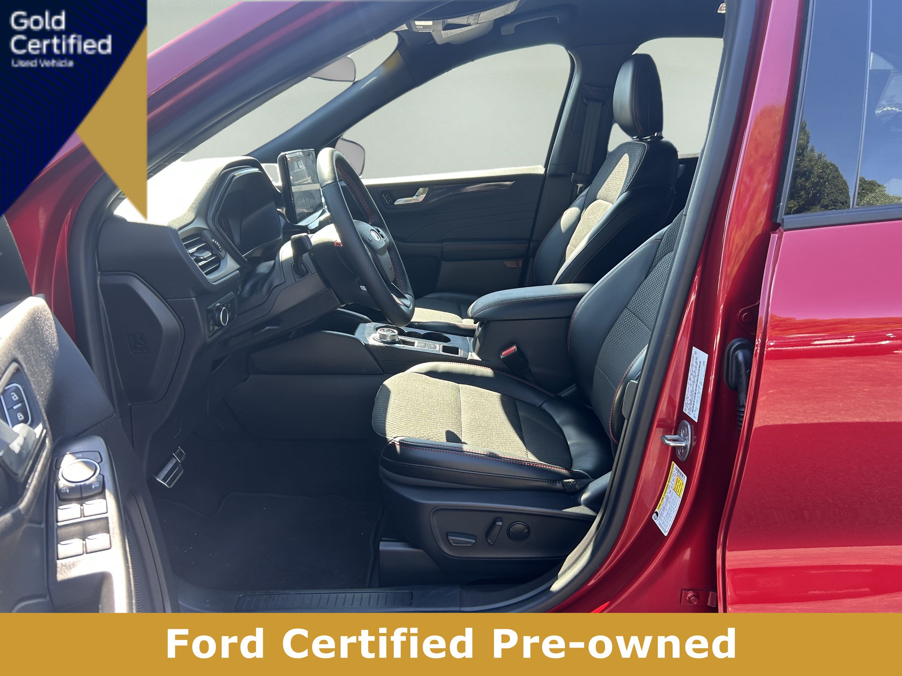 Certified 2024 Ford Escape ST-Line w/ Tech Pack #1 AWD/4WD image 9
