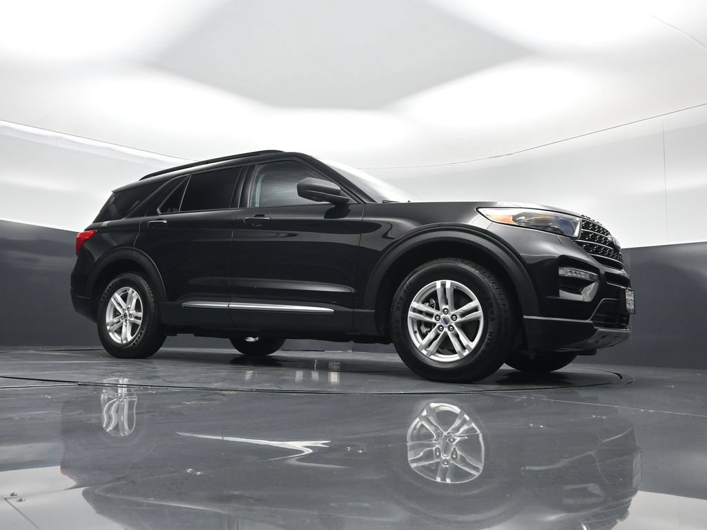 Certified 2022 Ford Explorer XLT AWD/4WD image 3
