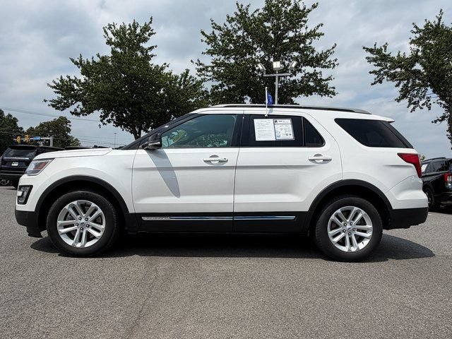 Certified 2017 Ford Explorer XLT w/ Equipment Group 202A FWD image 7
