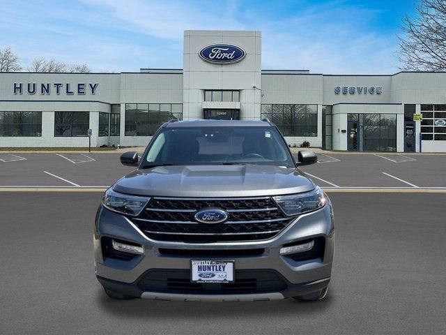 Certified 2024 Ford Explorer XLT w/ Equipment Group 202A AWD/4WD image 2