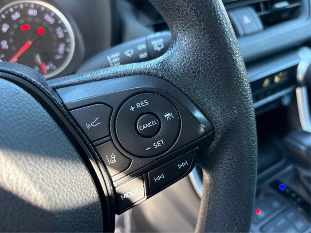 Used 2021 Toyota RAV4 LE AWD/4WD image 23