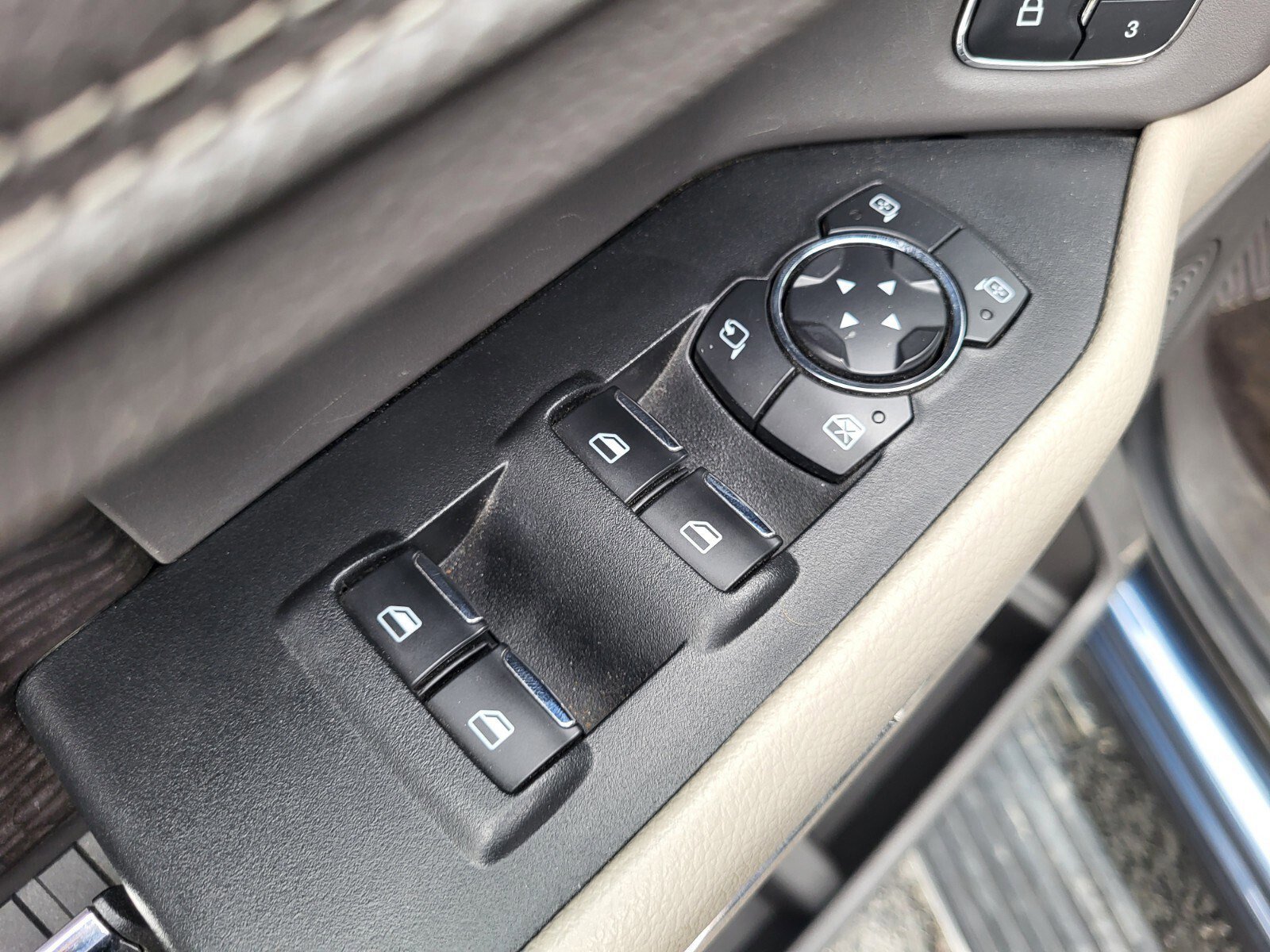 Certified 2020 Ford Expedition Limited w/ Equipment Group 302A image 18