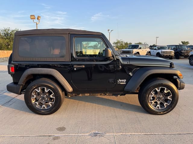 Used 2018 Jeep Wrangler Sport AWD/4WD image 4