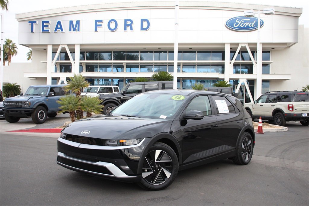 Used 2025 Hyundai Ioniq 5 SE image 2