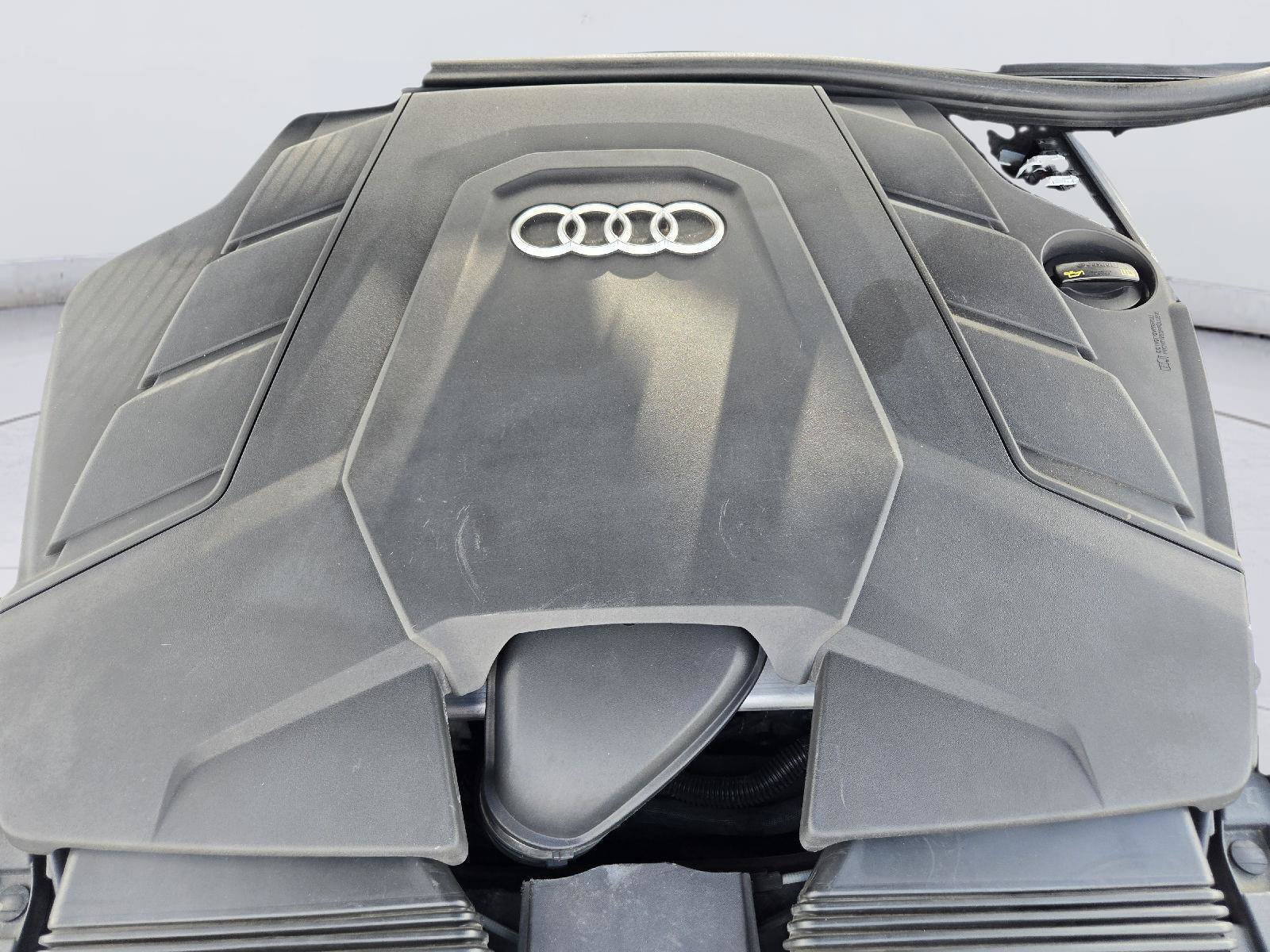 Used 2019 Audi Q8 Prestige AWD/4WD image 31